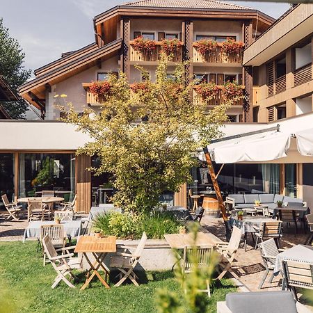 Hotel Restaurant Langgenhof Brunico Exterior photo