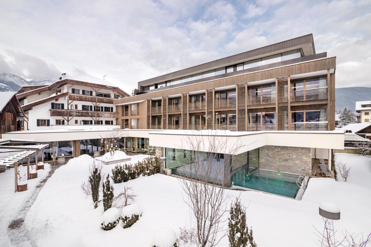 Hotel Restaurant Langgenhof Brunico Exterior photo