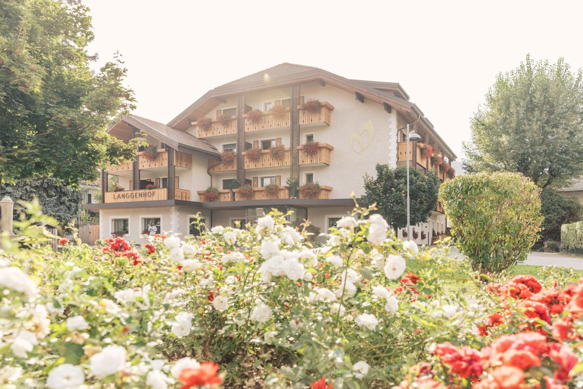 Hotel Restaurant Langgenhof Brunico Exterior photo